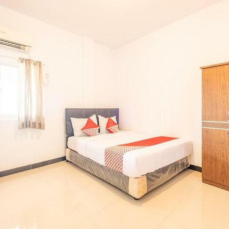 Oyo 863 Tenacity Guest House Syariah Cirebon Exterior foto