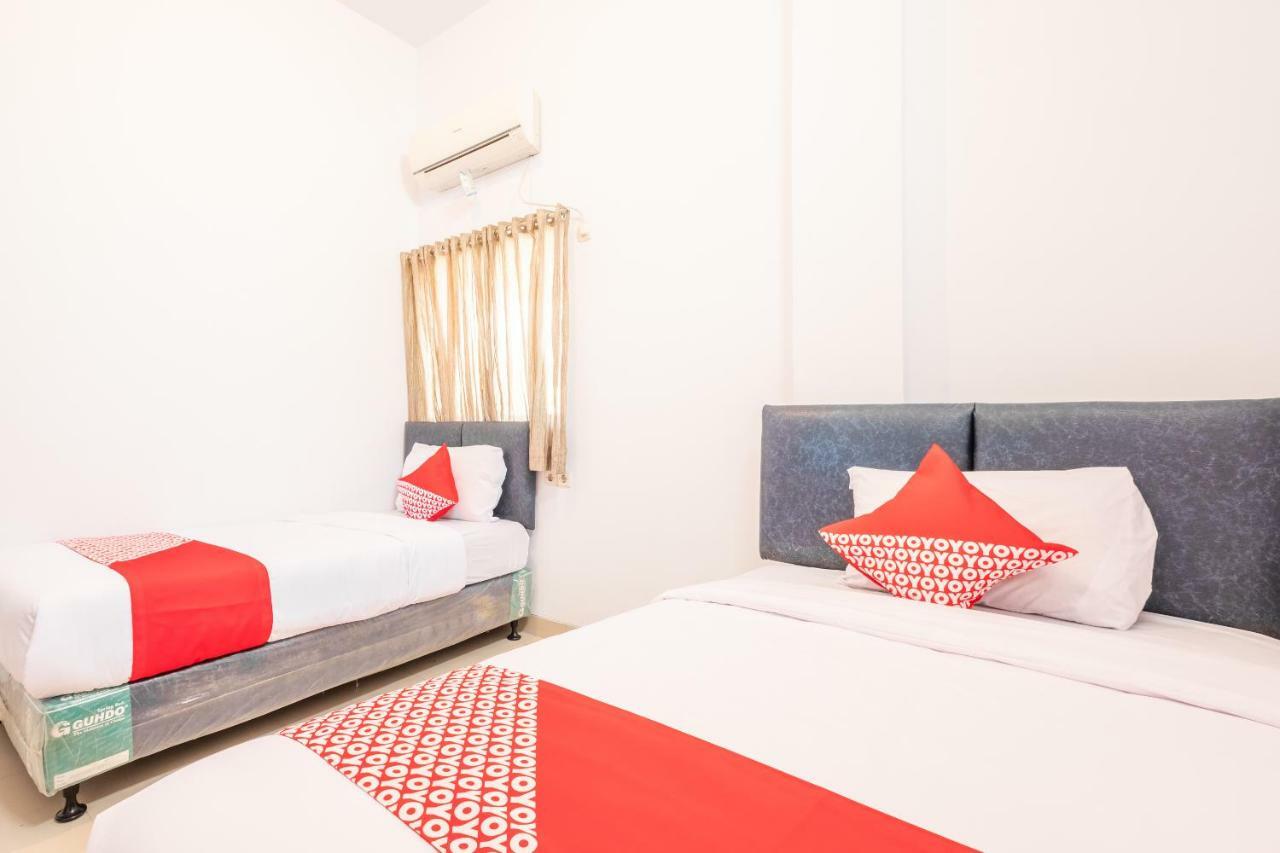 Oyo 863 Tenacity Guest House Syariah Cirebon Exterior foto