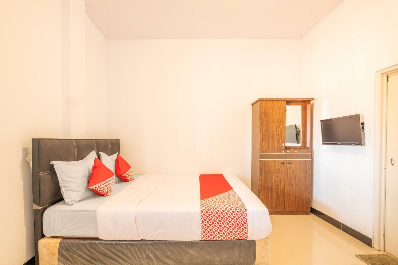 Oyo 863 Tenacity Guest House Syariah Cirebon Exterior foto